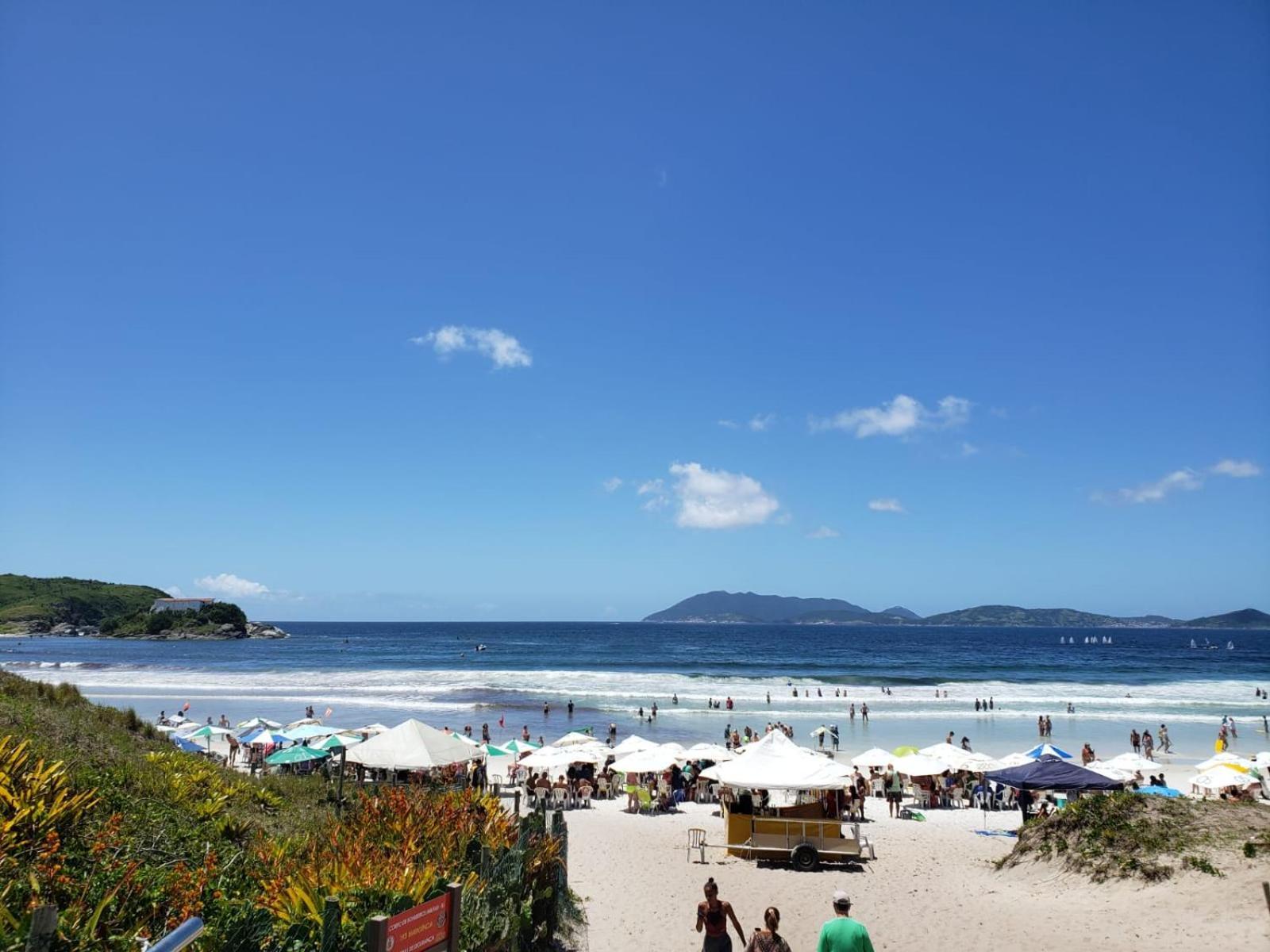 Localizacao Imbativel! A 98M Da Praia Do Forte Com Conforto, Ar-Condicionado E Estacionamento! Cabo Frio Exterior photo